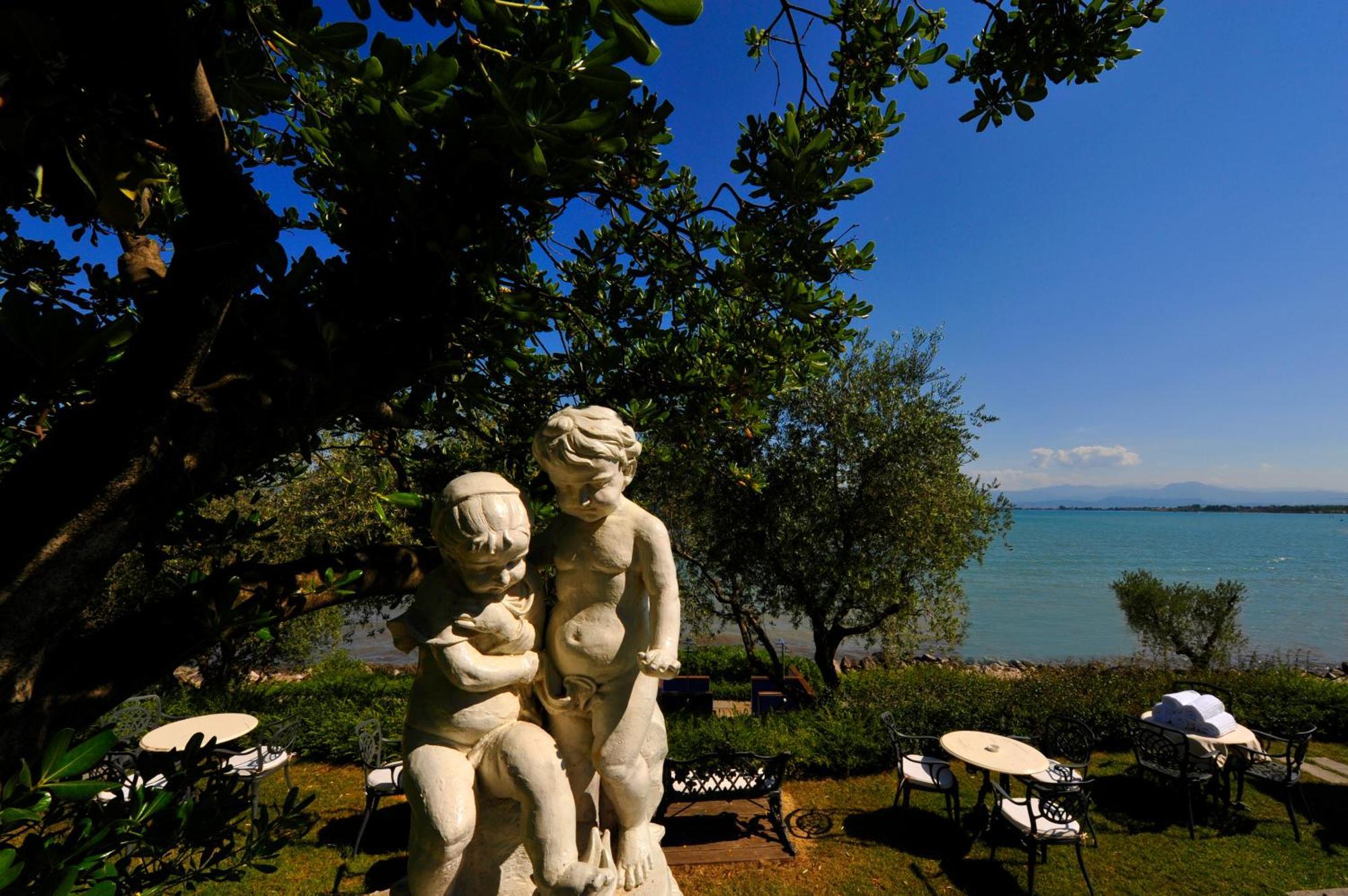 Hotel Acquaviva Del Garda Десенцано дел Гарда Екстериор снимка
