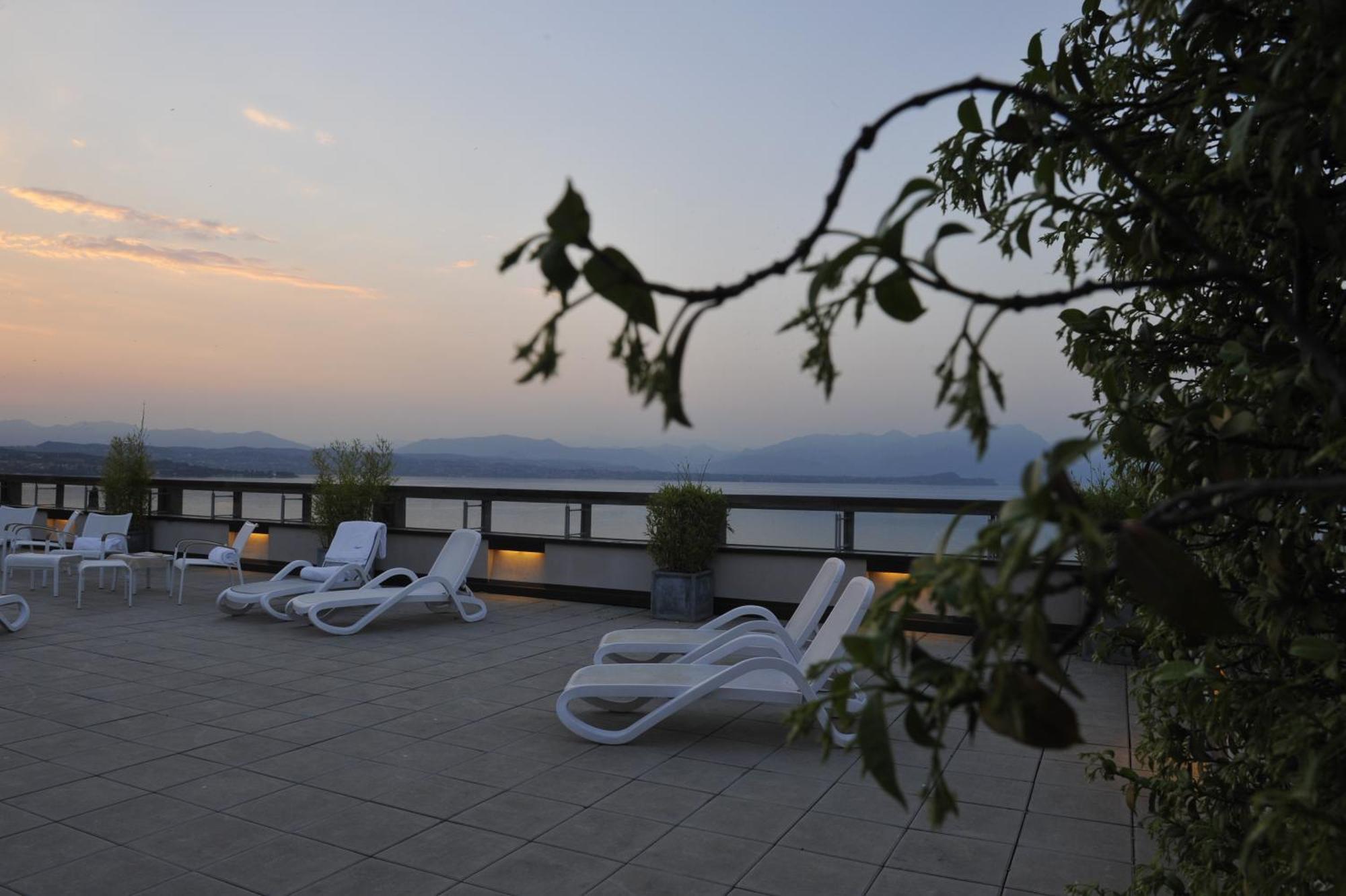 Hotel Acquaviva Del Garda Десенцано дел Гарда Екстериор снимка