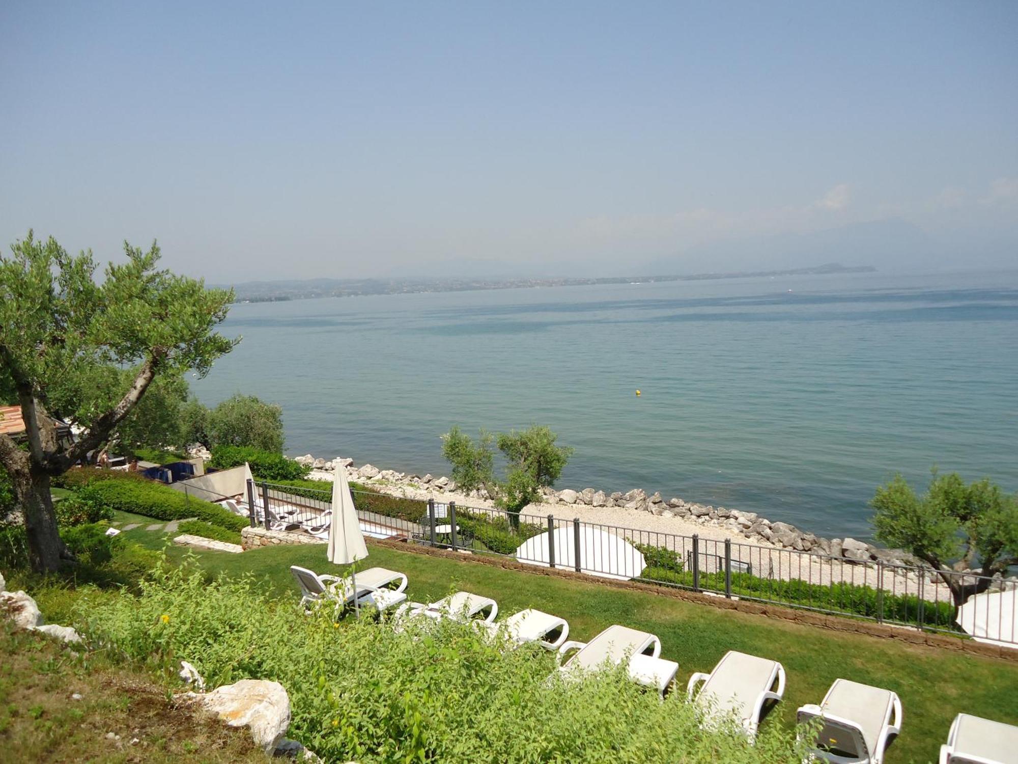 Hotel Acquaviva Del Garda Десенцано дел Гарда Екстериор снимка